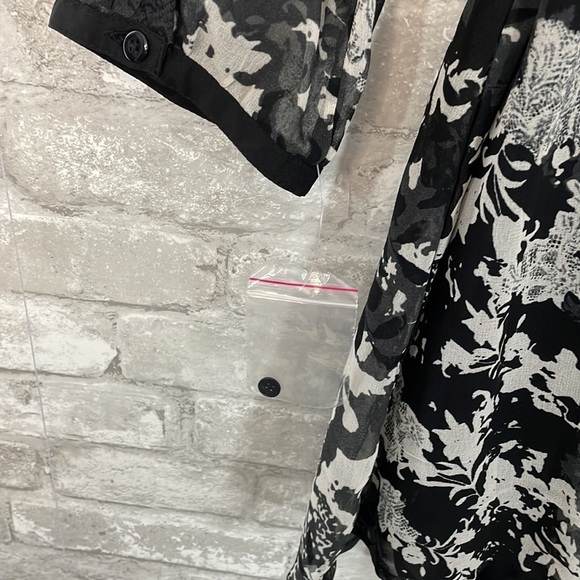 Oh Baby by Motherhood Lace Floral Blouse - Picture 5 of 6